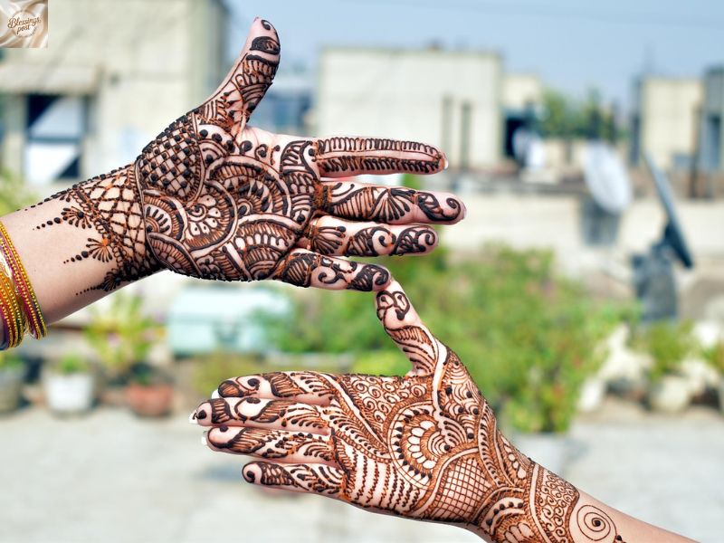 Expressive Captions to Showcase Your Mehndi Art